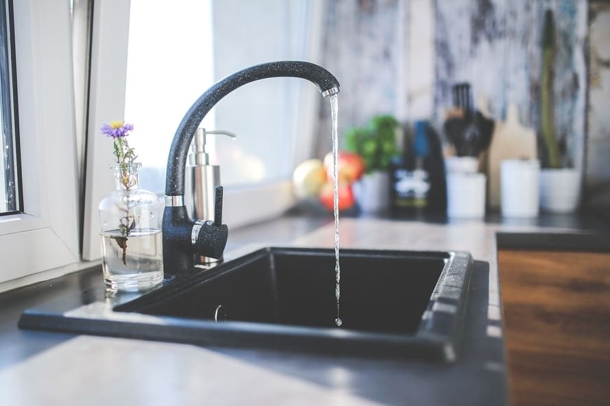 Single-handle-kitchen-faucet