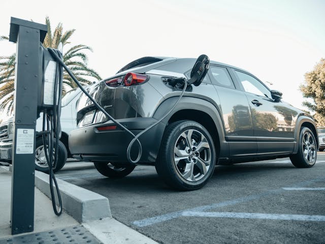 Driving Electric Cars And Types of EV Chargers